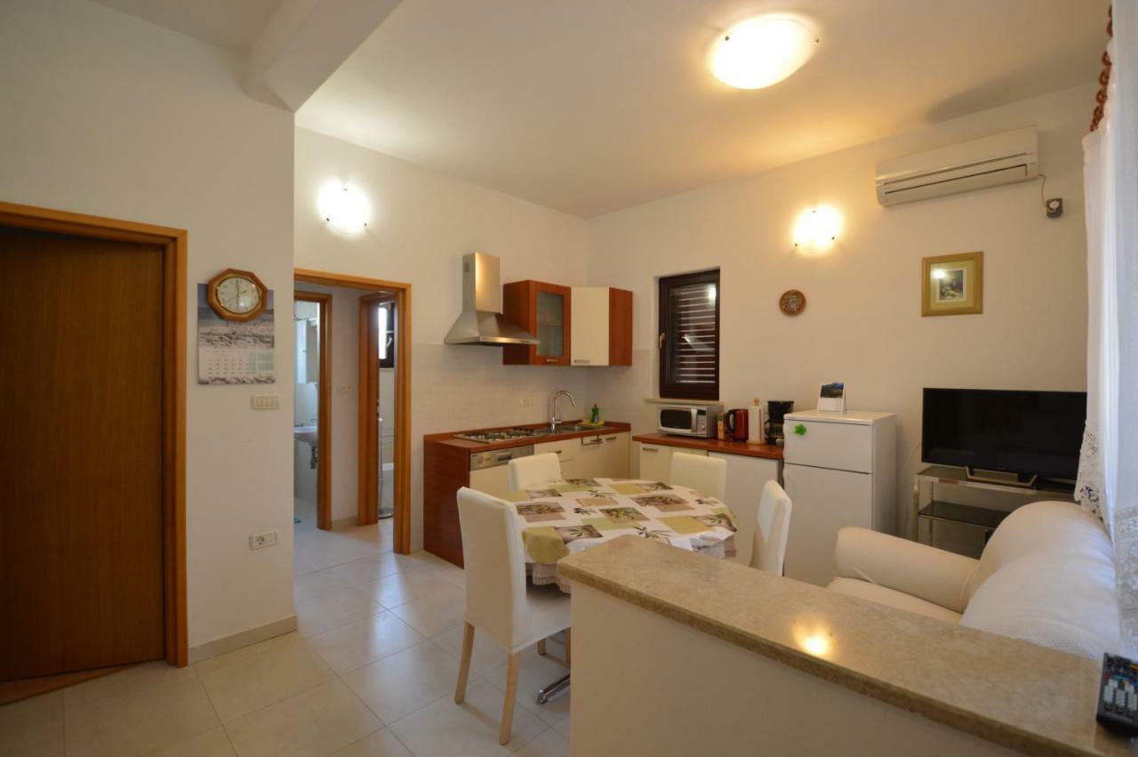 Apartment "Monte" Pula Exterior photo